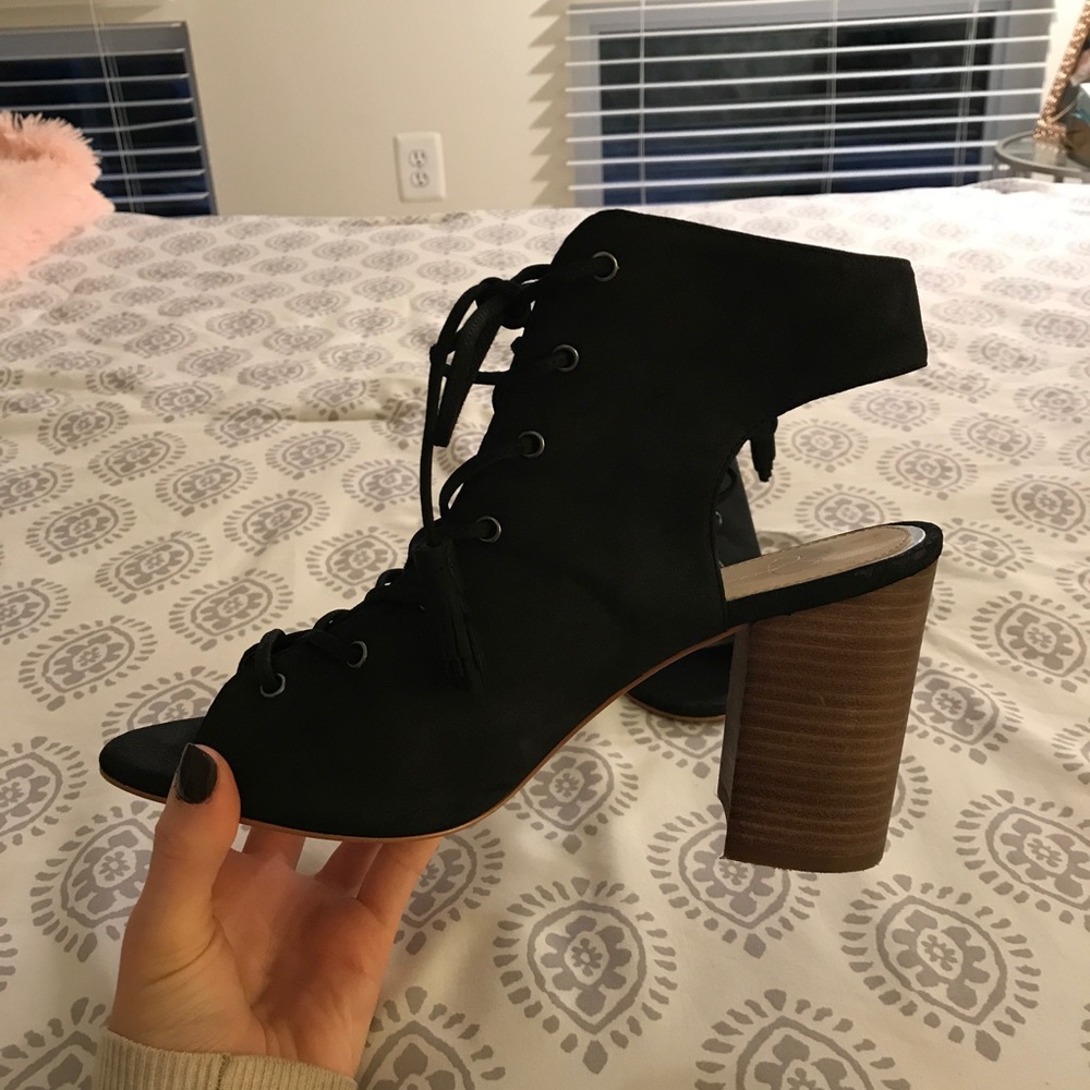 Jessica Simpson heels